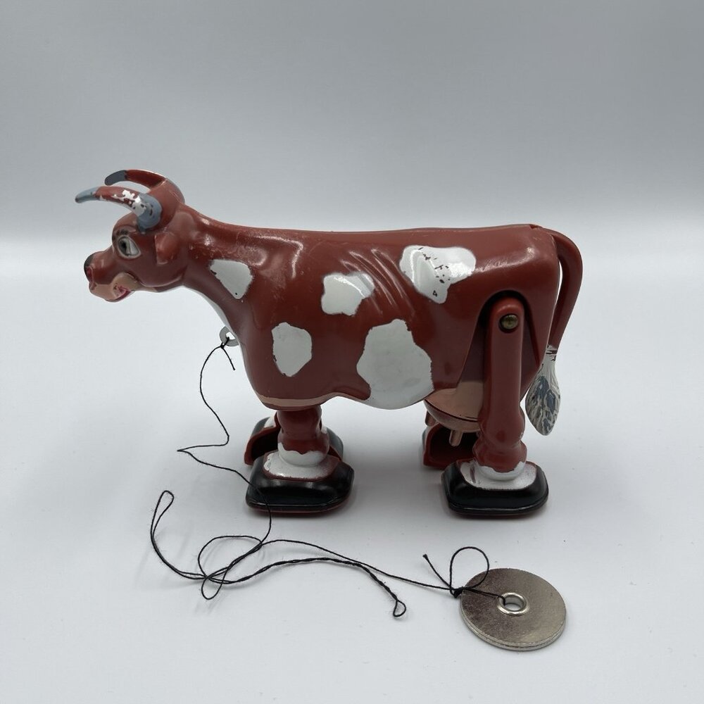 Vintage Marx Milking Cow Walk-A-Way Toy Walking Action Works! - Picture 2 of 16